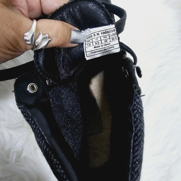 Ugg Merrick Black Leather Chukka Waterproof Boots Size 7.5 - Picture 3 of 8